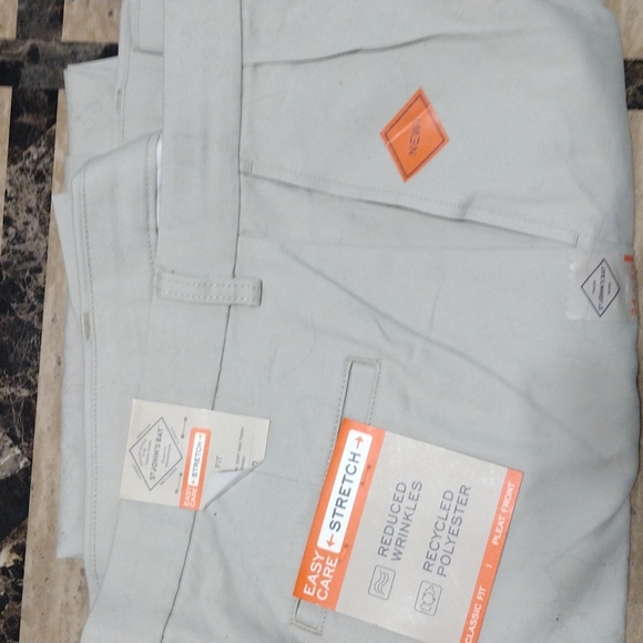 Mens khaki st.John's bay classic fit pant 34x32 - Picture 1 of 7